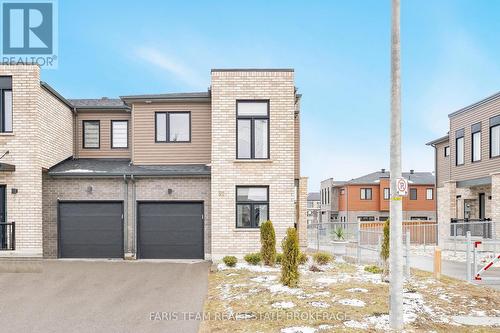 52 FAIRLANE AVENUE  Barrie, ON L9J 0M9