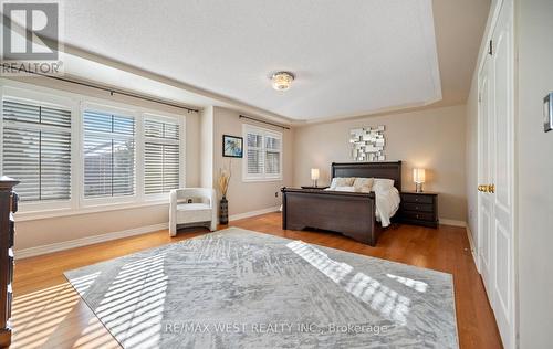 3374 Artesian Drive, Mississauga, ON - Indoor Photo Showing Bedroom