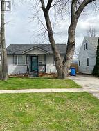 2338 PARENT Windsor, ON N8W 2E5