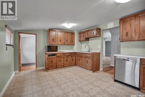 219 27Th Street W, Saskatoon, SK - Indoor Photo Showing Kitchen