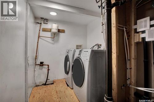 219 27Th Street W, Saskatoon, SK - Indoor Photo Showing Laundry Room
