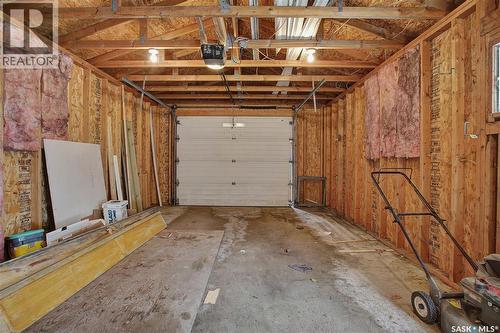 219 27Th Street W, Saskatoon, SK - Indoor Photo Showing Garage