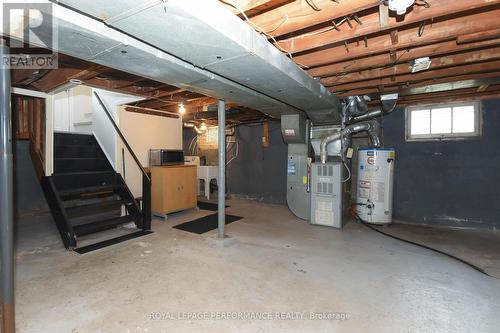 274 Queen Mary Street, Ottawa, ON - Indoor Photo Showing Basement