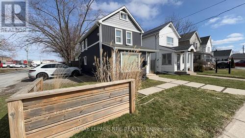10 Thorold Road, Welland (N. Welland), ON - Outdoor With Facade