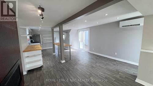 10 Thorold Road, Welland (N. Welland), ON - Indoor Photo Showing Other Room