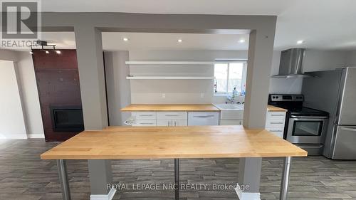 10 Thorold Road, Welland (N. Welland), ON - Indoor Photo Showing Kitchen