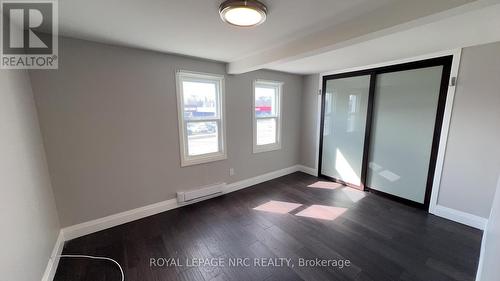 10 Thorold Road, Welland (N. Welland), ON - Indoor Photo Showing Other Room