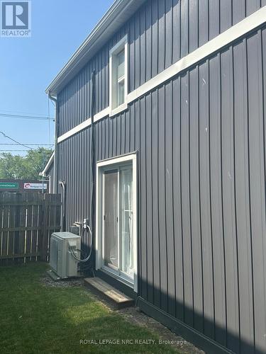 10 Thorold Road, Welland (N. Welland), ON - Outdoor