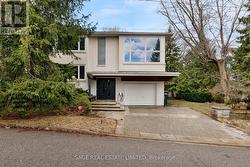 10 WALFORD ROAD Toronto, ON M8X 2P1