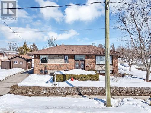 1 DEBORAH DRIVE  Toronto (Woburn), ON M1H 2H5