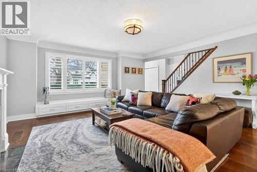 2153 Paisley Avenue, Burlington, ON - Indoor Photo Showing Living Room