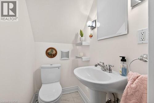 2153 Paisley Avenue, Burlington, ON - Indoor Photo Showing Bathroom