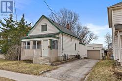 296 MCGILL STREET Peterborough (Otonabee Ward 1), ON K9J 1W5