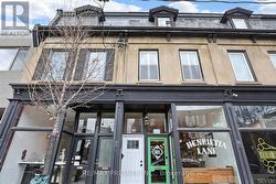 394 KING STREET E Toronto, ON M5A 1K9