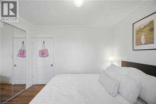 117 Norfolk Avenue, Cambridge, ON - Indoor Photo Showing Bedroom