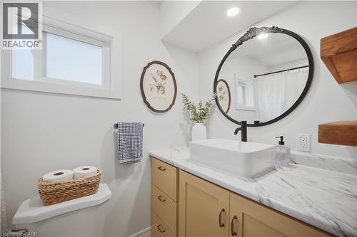 117 Norfolk Avenue, Cambridge, ON - Indoor Photo Showing Bathroom