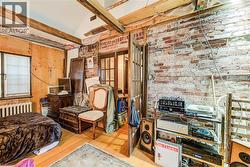 multi-purpose room with access to upper deck - 
