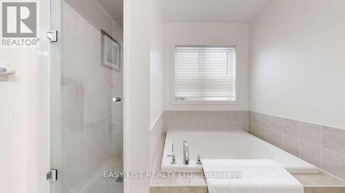 42 Foxberry Road, East Gwillimbury, ON - Indoor Photo Showing Bathroom