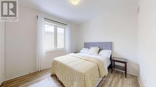 42 Foxberry Road, East Gwillimbury, ON - Indoor Photo Showing Bedroom
