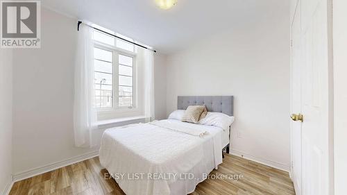 42 Foxberry Road, East Gwillimbury, ON - Indoor Photo Showing Bedroom