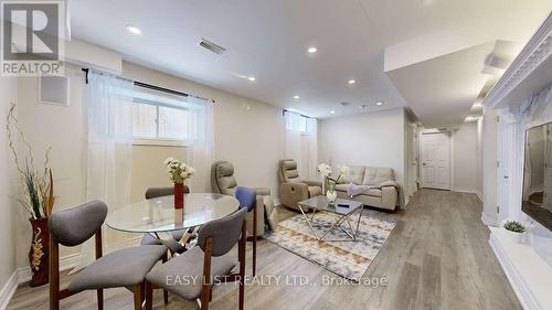 42 Foxberry Road, East Gwillimbury, ON - Indoor