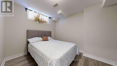 42 Foxberry Road, East Gwillimbury, ON - Indoor Photo Showing Bedroom