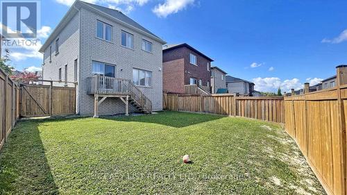 42 Foxberry Road, East Gwillimbury, ON - Outdoor