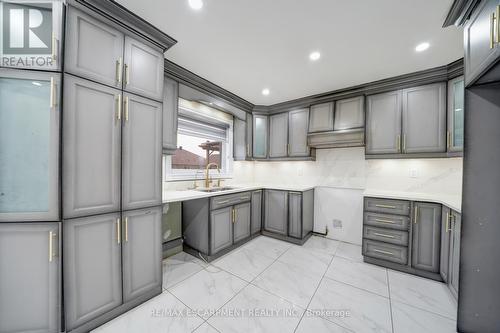 84 Andriana Crescent, Markham, ON - Indoor Photo Showing Kitchen