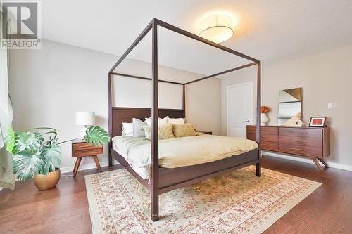 1025 Shaw Drive, Mississauga, ON - Indoor Photo Showing Bedroom
