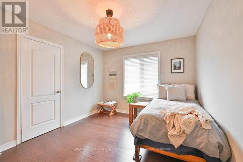 1025 Shaw Drive, Mississauga, ON - Indoor Photo Showing Bedroom
