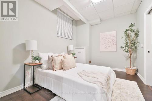 1025 Shaw Drive, Mississauga, ON - Indoor Photo Showing Bedroom