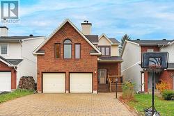 6 ROBINA AVENUE Ottawa, ON K2H 9R3