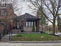 199 GLENGARRY AVENUE Toronto, ON M5M 1E1