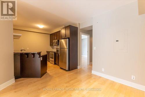 9 Balsam Street, Ottawa, ON - Indoor Photo Showing Kitchen