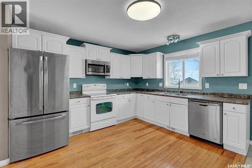 1276 Campbell Street, Regina, SK - Indoor Photo Showing Kitchen With Double Sink