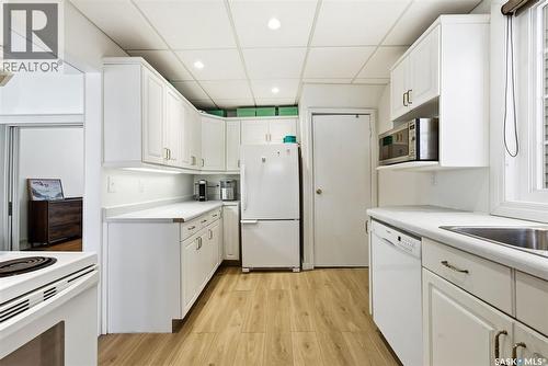 2231 Cameron Street, Regina, SK - Indoor Photo Showing Kitchen