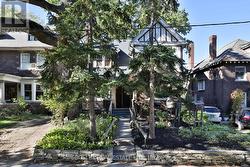 88 INDIAN GROVE Toronto, ON M6R 2Y4