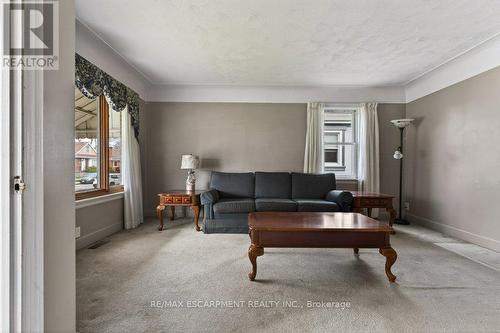 69 West 4Th Street, Hamilton, ON - Indoor Photo Showing Living Room