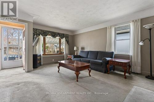 69 West 4Th Street, Hamilton, ON - Indoor Photo Showing Living Room