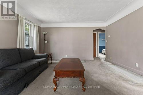 69 West 4Th Street, Hamilton, ON - Indoor Photo Showing Living Room