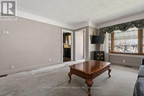 69 West 4Th Street, Hamilton, ON - Indoor Photo Showing Living Room
