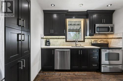 69 West 4Th Street, Hamilton, ON - Indoor Photo Showing Kitchen