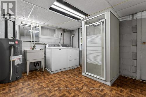 69 West 4Th Street, Hamilton, ON - Indoor Photo Showing Laundry Room
