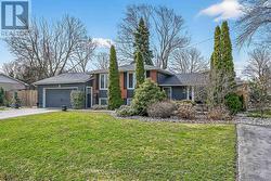 8 BENDAMERE DRIVE Grimsby, ON L3M 2N3