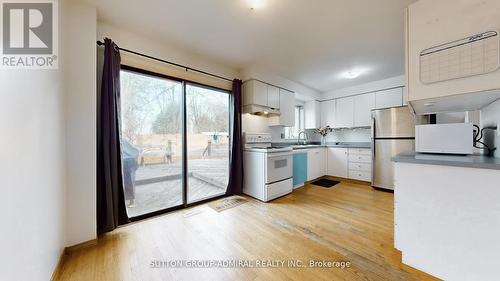 93 Patrice Crescent, Vaughan, ON - Indoor Photo Showing Kitchen