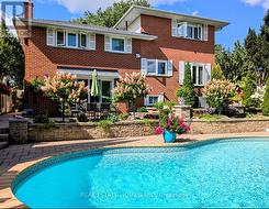 3532 PINESMOKE CRESCENT  Mississauga, ON L4Y 3L3