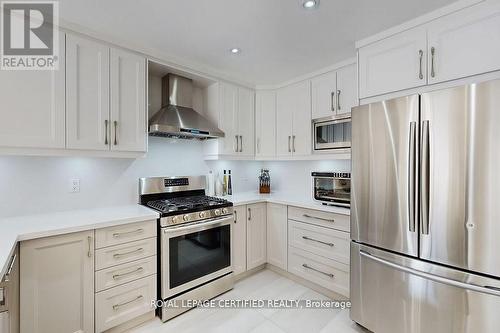 3898 Parkgate Drive, Mississauga, ON - Indoor Photo Showing Kitchen