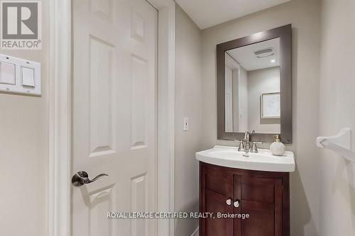 3898 Parkgate Drive, Mississauga, ON - Indoor Photo Showing Bathroom