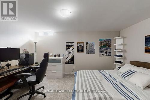 3898 Parkgate Drive, Mississauga, ON - Indoor Photo Showing Bedroom