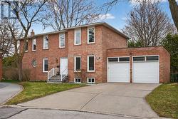 18 TIGERLILY COURT Toronto, ON M2M 4E4